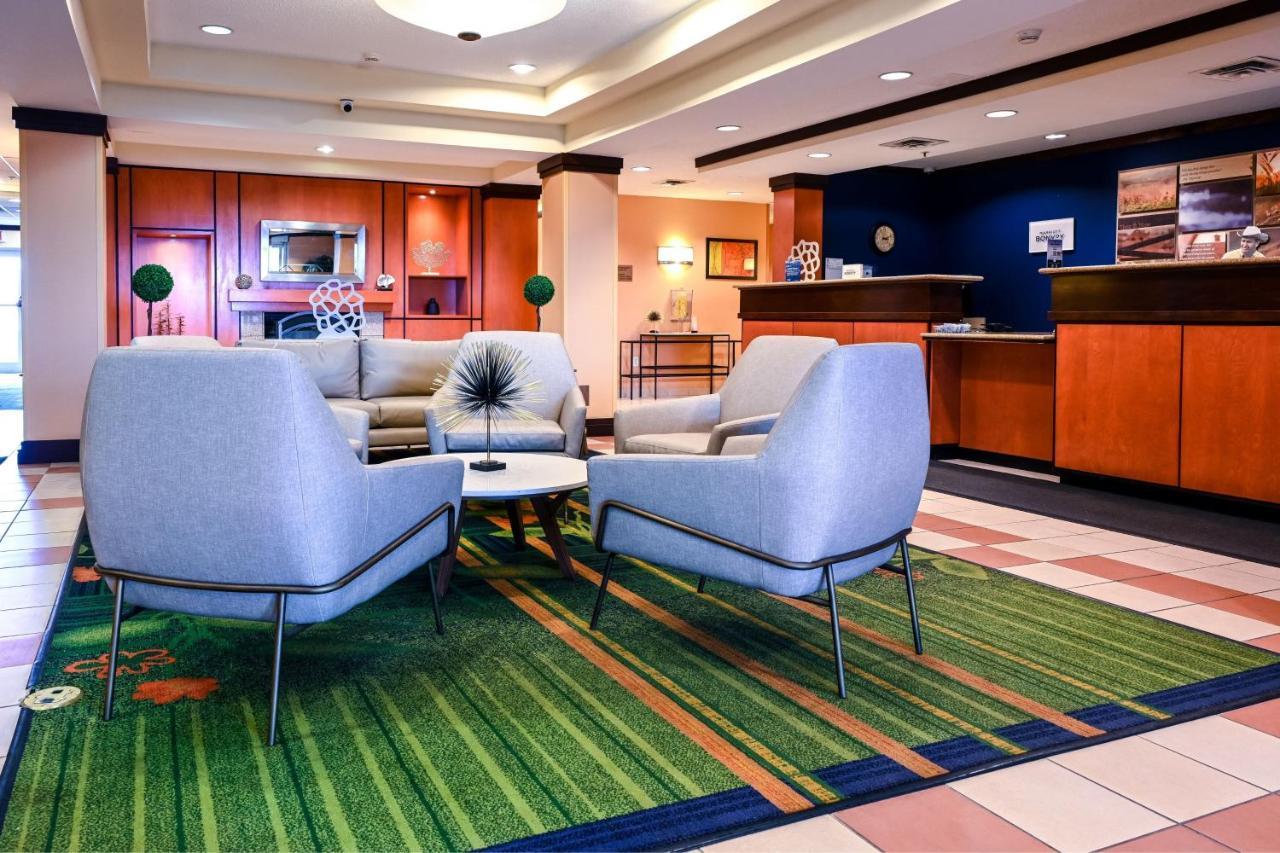 Fairfield Inn And Suites By Marriott Indianapolis/ Noblesville Exterior photo